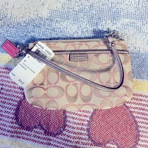 NWT DAISY SIGNATURE METALLIC WRISTLET
